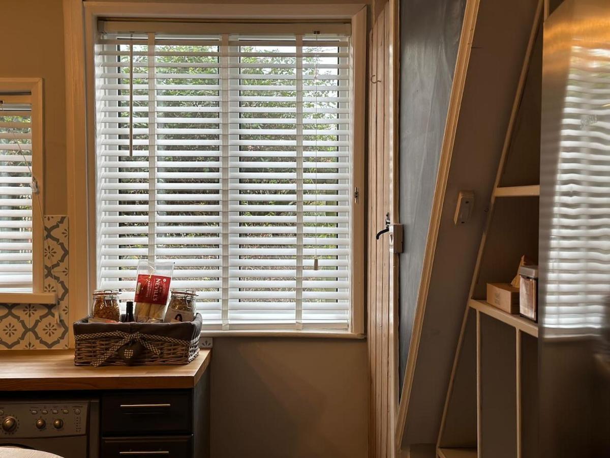 Meadow Cottage ซอลส์บรี ภายนอก รูปภาพ